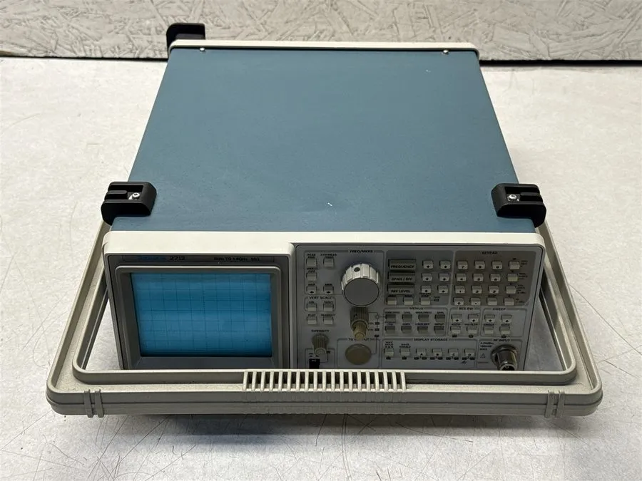 Анализатор спектра Tektronix 2712 Spectrum Analyzer 9khz to 1.8Ghz NR parts or r