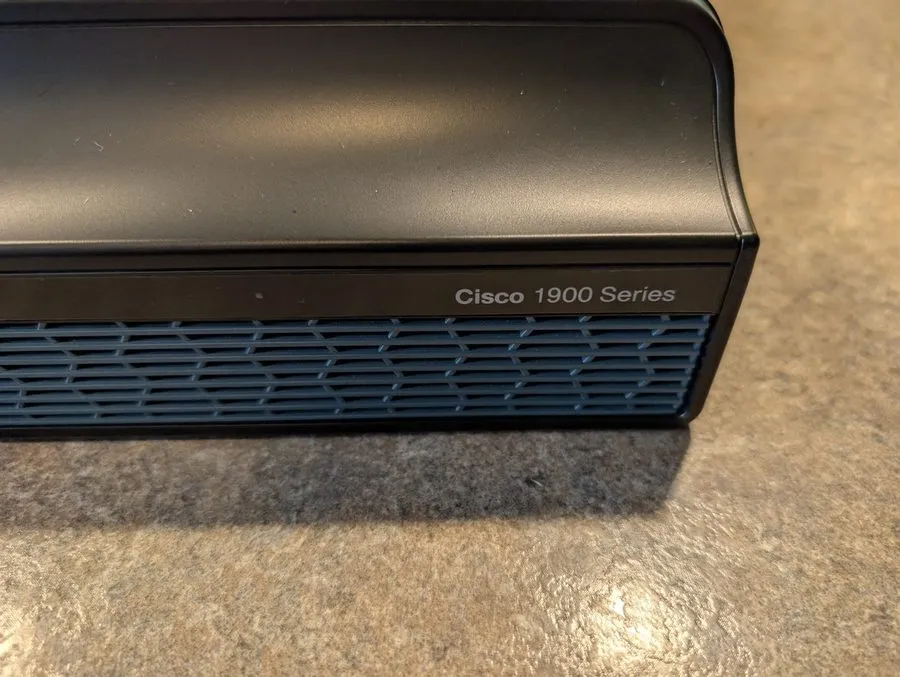 Маршрутизатор Cisco 1941 -Cisco 1900 Series