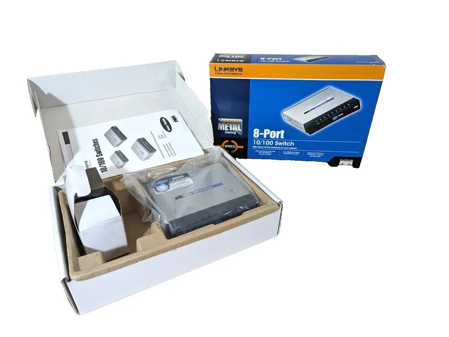 Коммутатор Cisco SD208 8 Port 10/100 Unmanaged Desktop Switch, v1.2, 100389