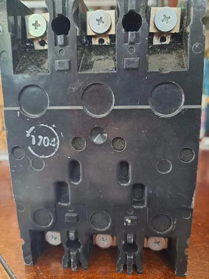 Автоматический выключатель GE Ted134020V 3-Pole 20A 480V 18kA Bolt-On Circuit Br — фото лота 2