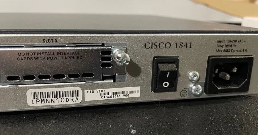Маршрутизатор Cisco 1841 2-Port 10/100 Wired Router