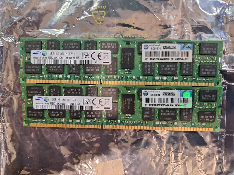 Модуль памяти Samsung 8GB 2RX4 PC3L-10600R-09-12-E2-D3 ECC REG Server RAM M393B1