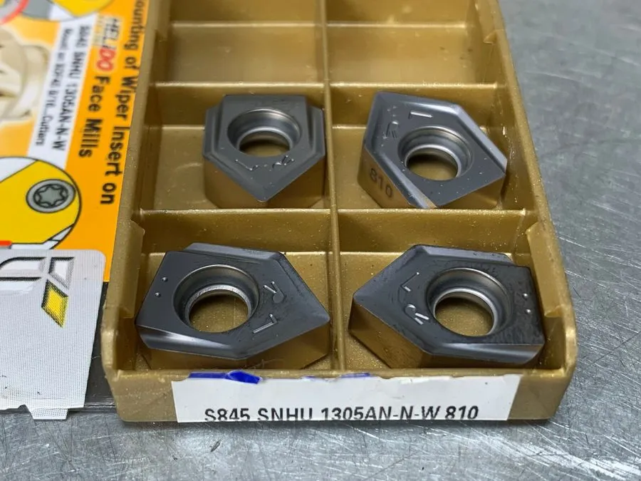 Режущий инструмент ISCAR Carbide Milling Insert S845 SNHU 1305AN-N-W IC810