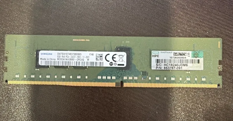 Модуль памяти Samsung 8GB DDR4-2400 ECC RDIMM 1Rx8 Server RAM M393A1K43BB0-CRC0Q — фото лота 1