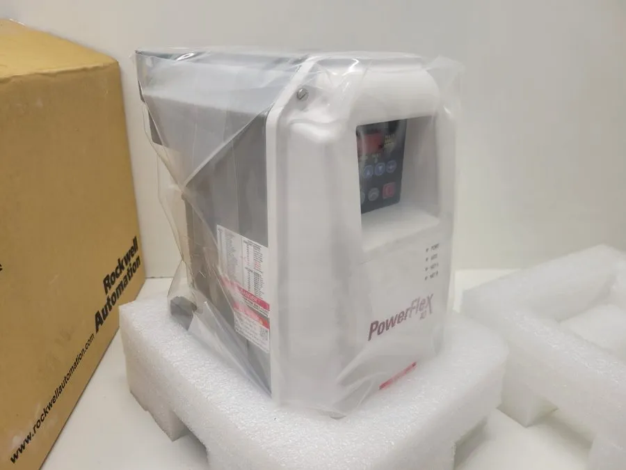 Частотный преобразователь Allen-Bradley PowerFlex 40 22B-V5P0C104 VFD Drive 120V