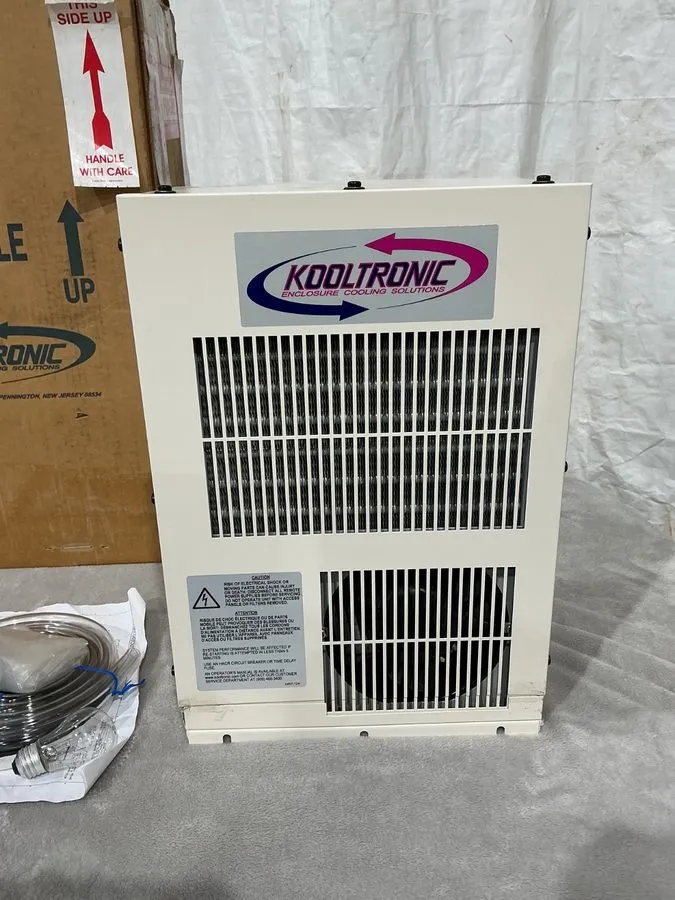 Кондиционер Kooltronic Panel Mounted Enclosure Air Conditioner KA4C2DP17LF