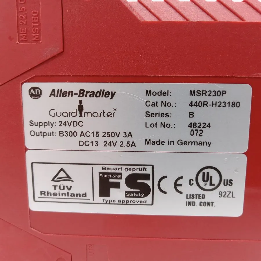 Реле безопасности Allen-Bradley 440R-H23180 /B Guardmaster Safety Relay