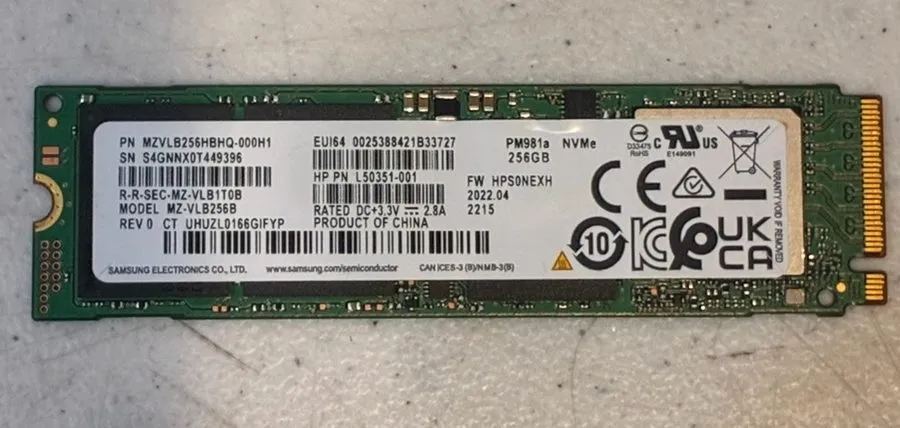 SSD-накопитель Samsung PM981a 256GB M.2 NVMe PCIe SSD MZVLB256HBHQ-000H1 3hrs