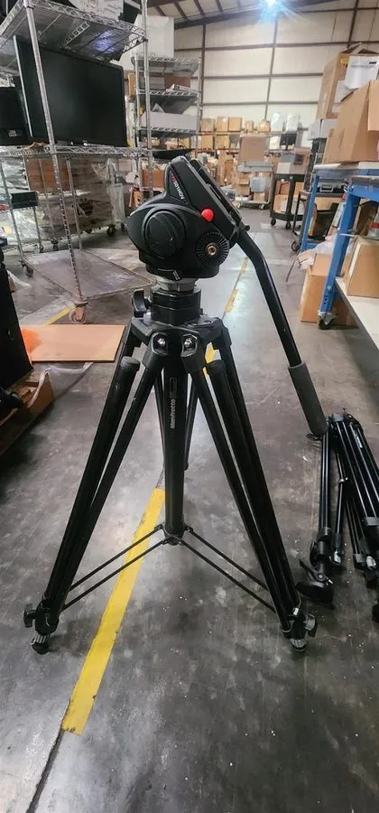 Оборудование видеонаблюдения Manfrotto 546B Aluminum Video Tripod With 501HDV Vi
