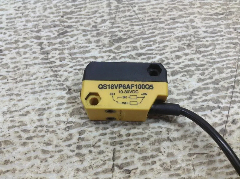 Фотоэлектрический датчик BANNER ENGINEERING QS18VP6AF100Q5 PHOTOELECTRIC SENSOR