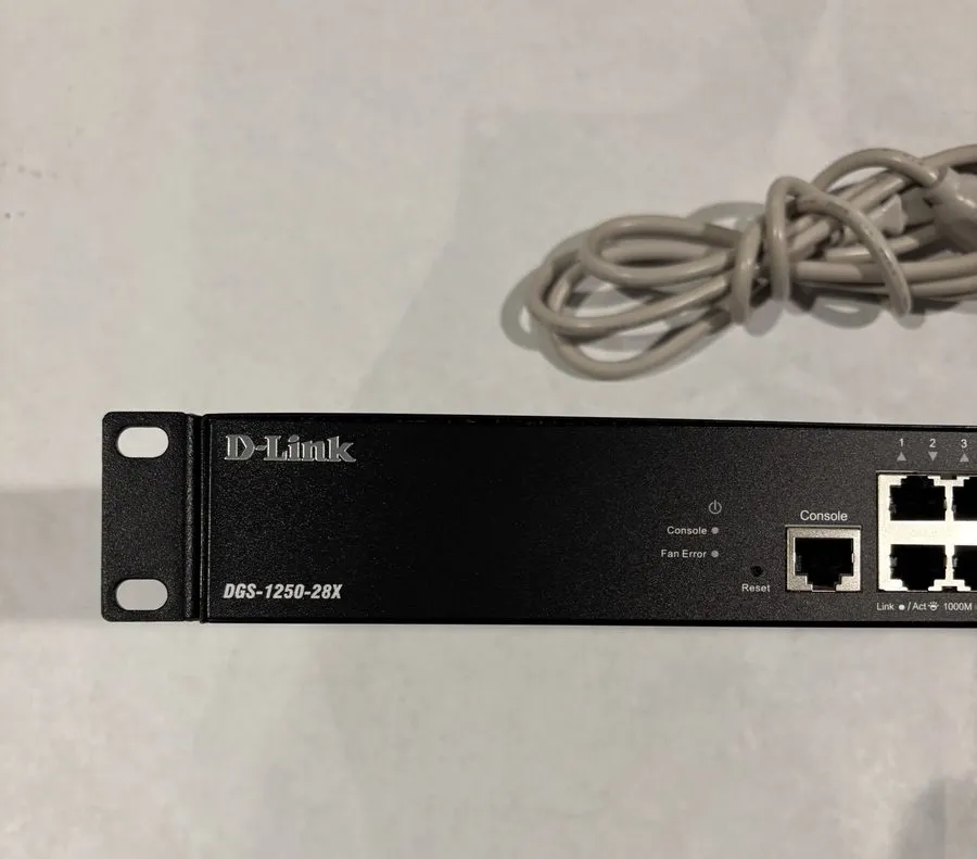 Коммутатор D-Link DGS-1250-28X 28-Port Smart Managed Switch GUARANTEED — фото лота 1