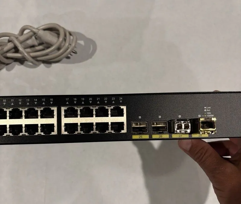 Коммутатор D-Link DGS-1250-28X 28-Port Smart Managed Switch GUARANTEED — фото лота 3