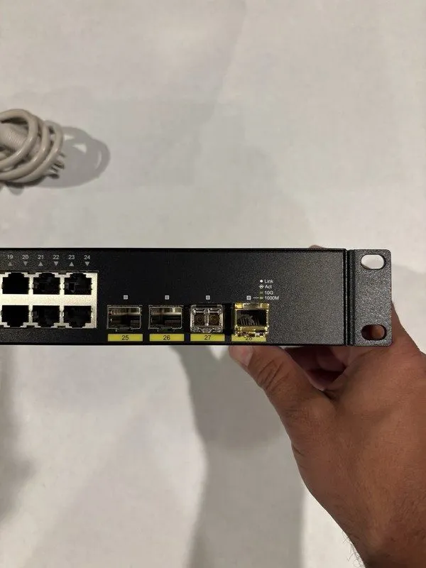 Коммутатор D-Link DGS-1250-28X 28-Port Smart Managed Switch GUARANTEED — фото лота 4