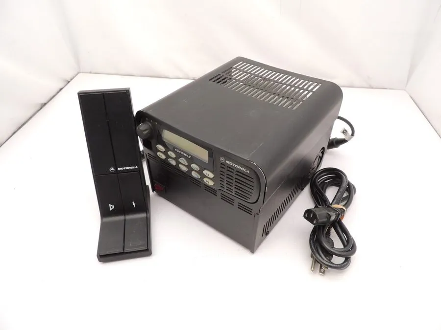 Радиостанция Motorola CDM1550 LS+ UHF 403-470MHz Radio w/ Astron Supply & Desk M