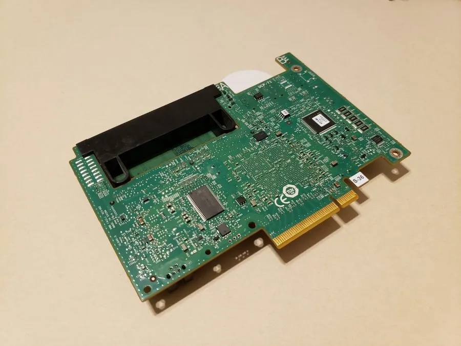 Контроллер H2R6M Dell PERC H700 8-Port SAS 6Gbps PCI E RAID Controller 0H2R6M W/ — фото лота 1