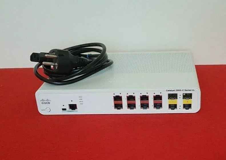 Коммутатор Cisco WS-C2960C-8TC-S Fanless Switch 8 Fast Ethernet Ports LAN LITE