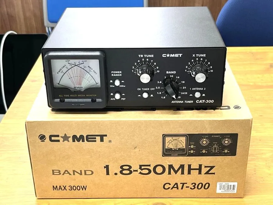 Измерительный инструмент COMET CAT-300 1.8-50MHz 300W Antenna Tuner + Cables + B — фото лота 2