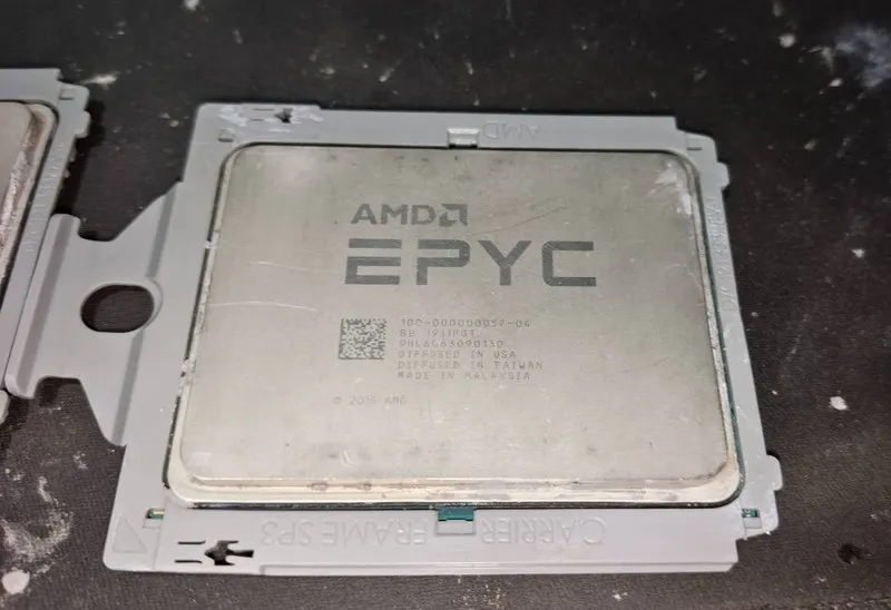Процессор AMD EPYC 7452 32 cores 64 threads 2.35GHz up to 3.35GHz 155w cpu proce
