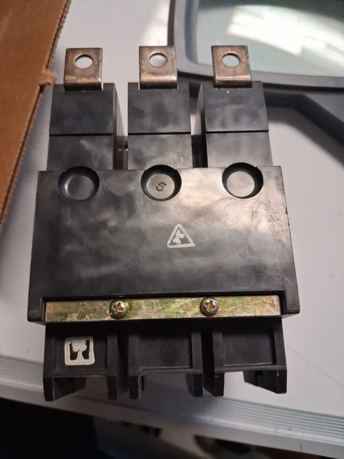 Автоматический выключатель CUTLER HAMMER GHB GHB3020 3 POLE 20 AMP 480V CIRCUIT  — фото лота 2