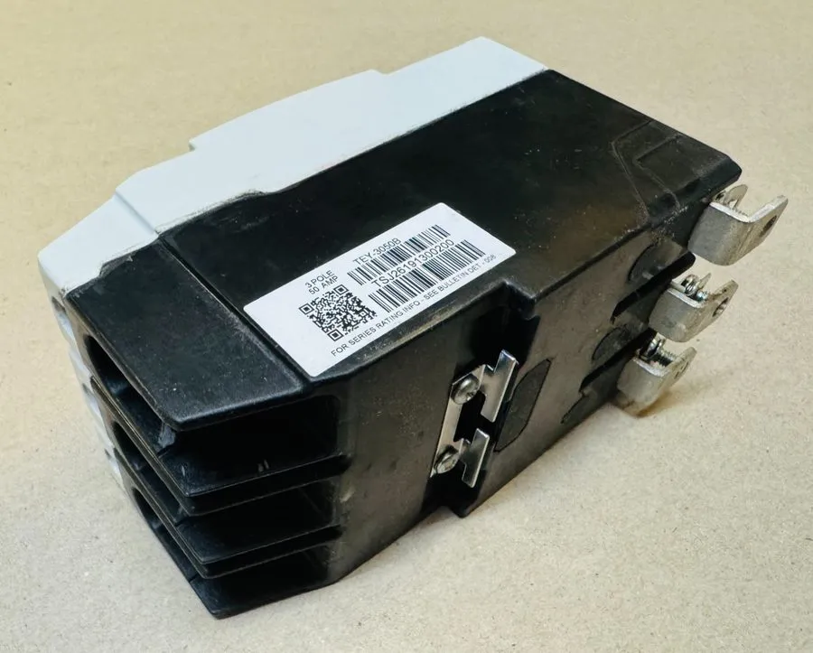 Автоматический выключатель ABB TEYL3050B Industrial 3-Pole 480V AC 50A Circuit B