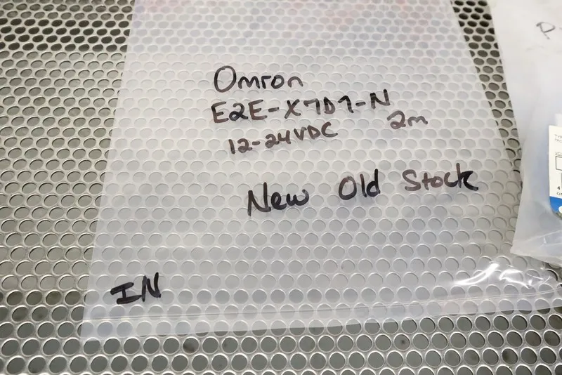 Датчик приближения Omron E2E-X7D1-N 12-24VDC 2-Wire Proximity Sensor