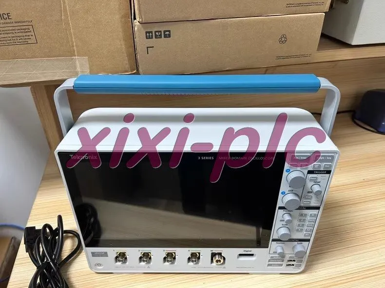 Осциллограф Tektronix MDO34 3-BW-1000 1 GHz, 4-Ch, Mixed Domain Oscilloscope