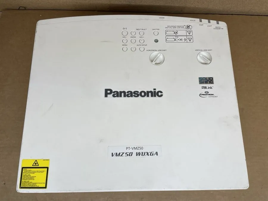 Проектор Panasonic PT-VMZ50-U7 5000 Lumen WUXGA Laser LCD Projector LAMP HOURS 5 — фото лота 1