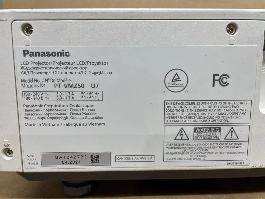 Проектор Panasonic PT-VMZ50-U7 5000 Lumen WUXGA Laser LCD Projector LAMP HOURS 5 — фото лота 2