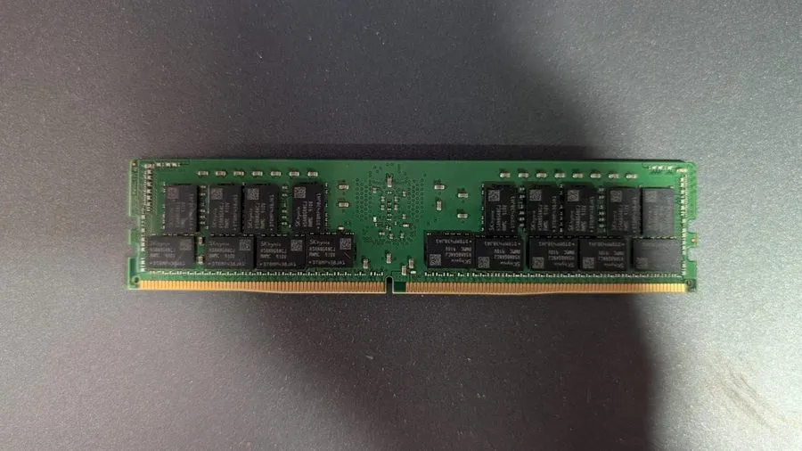 Модуль памяти SK Hynix 32GB 2Rx4 PC4-2933Y-RB2-12 HMA84GR7JJR4N-WM T4 AA Server  — фото лота 1