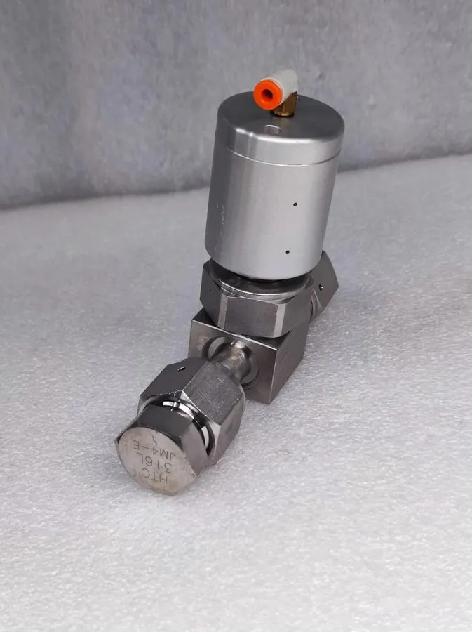 Клапан Swagelok 6LV-DF33145P-C Pneumatic Diaphragm Valve High-Purity UHP