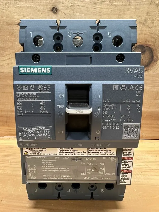 Автоматический выключатель 3VA5225-5EC31-0AA0 Siemens 3VA5 250 Amp 600V 3 Pole B