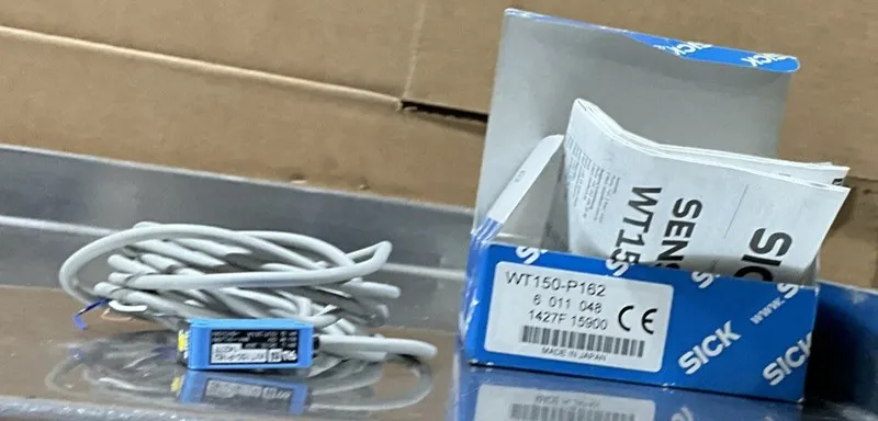 Датчик приближения SICK WT150-P162 Photoelectric Proximity Sensor,PNP