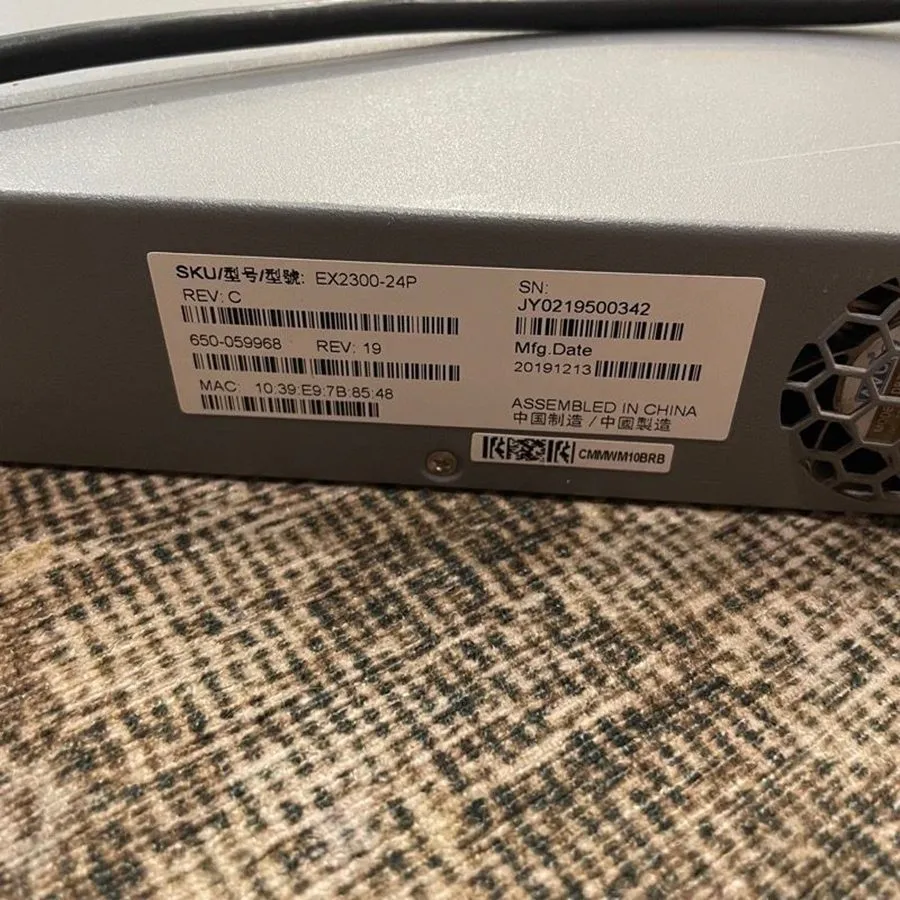 Коммутатор Juniper EX2300-24P 24-Port 1GBASE-T PoE+ 4x 1/10GbE SFP/SFP+