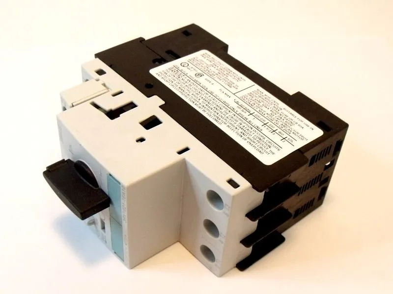 Автоматический выключатель 3RV1021-1EA10 Motor Protection Circuit Breaker 2.8-4A — фото лота 1