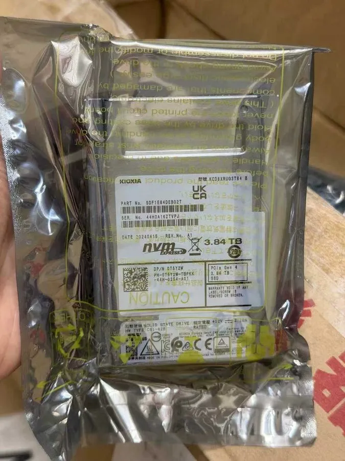 SSD-накопитель KIOXIA KCD8XRUG3T84 3.84TB Kioxia CD8-R 1DWPD PCIe 4.0 SIE NVMe S