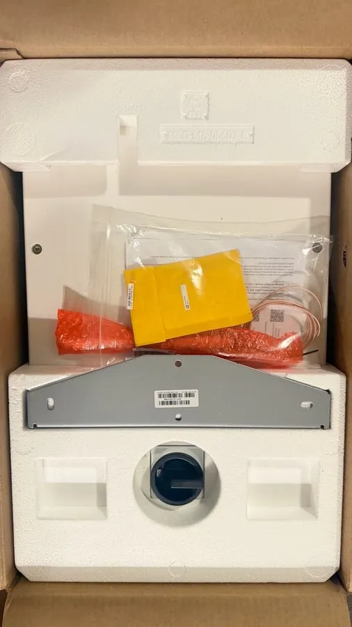 Инвертор SolarEdge HD-Wave SE11400H-US 11400W Grid-Tie Inverter DC Safety Switch