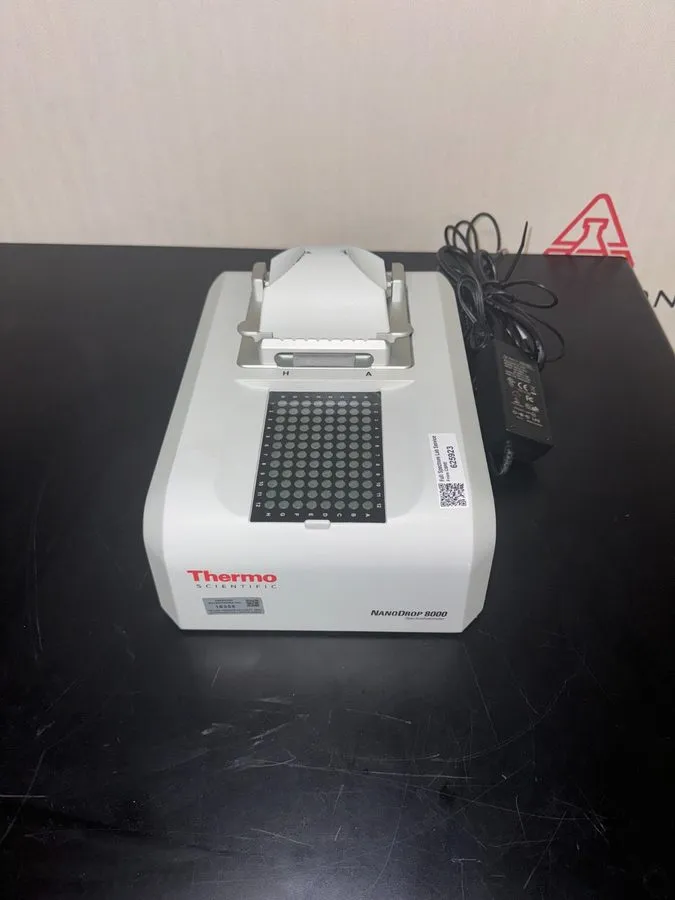 Спектрофотометр Thermo Fisher NanoDrop 8000 Microvolume Spectrophotometer