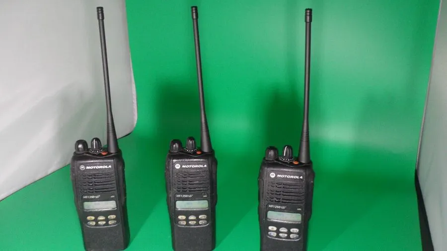 Радиостанция Motorola HT1250 LS+ UHF 450-512MHz 4W 16CH Two Way Radio AAH25SDH9D