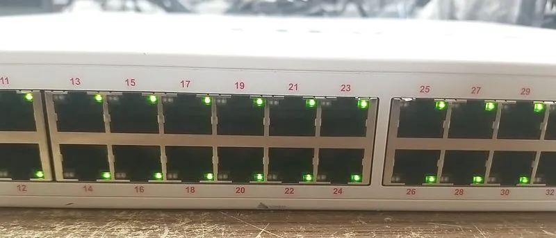 Коммутатор Fortinet FS-248E-FPOE FortiSwitch 48-Port PoE Gigabit Switch — фото лота 4