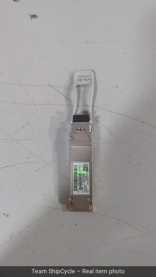 Трансивер U88033 Cisco QSFP40GSRBD 40GBBASE QSFP Trans WHologram S42 G2U — фото лота 2