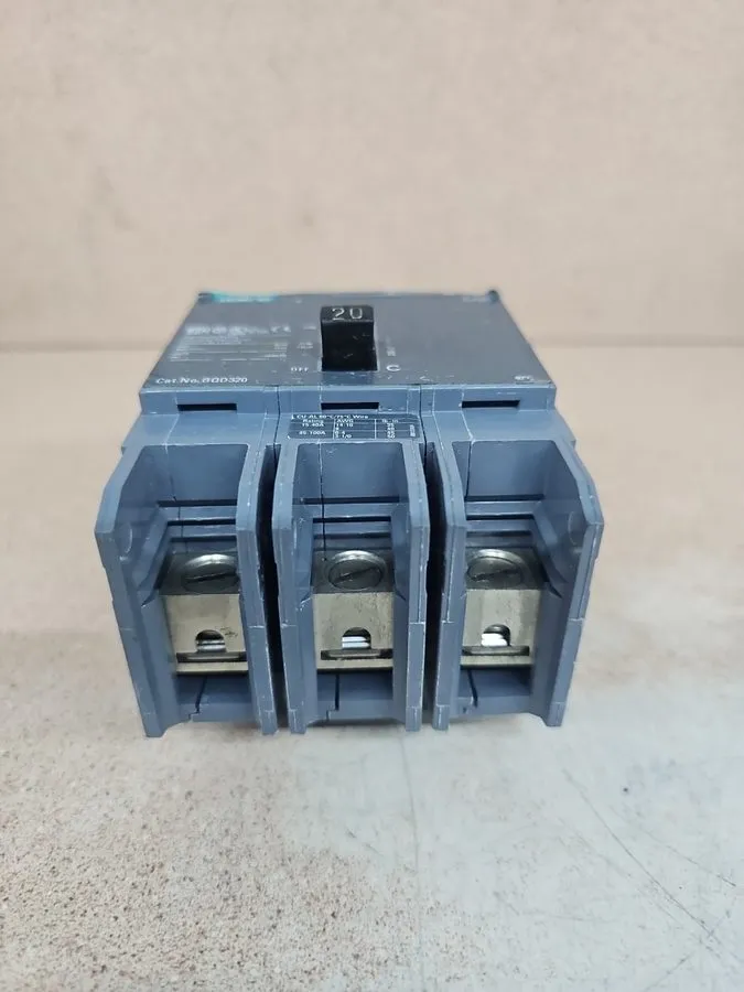Автоматический выключатель SIMENS BQD BQD320 3 POLE 20 AMP 480V GRAY CIRCUIT BRE