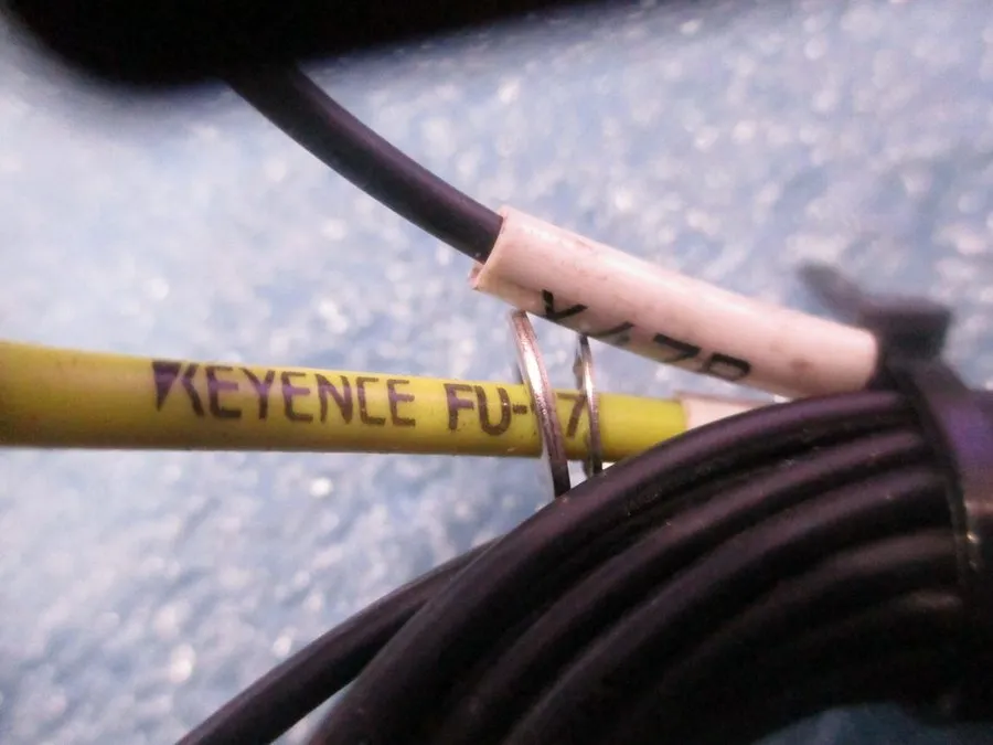 Датчик KEYENCE FS-V31 Sensor Amplifier Fiber Optic Sensor