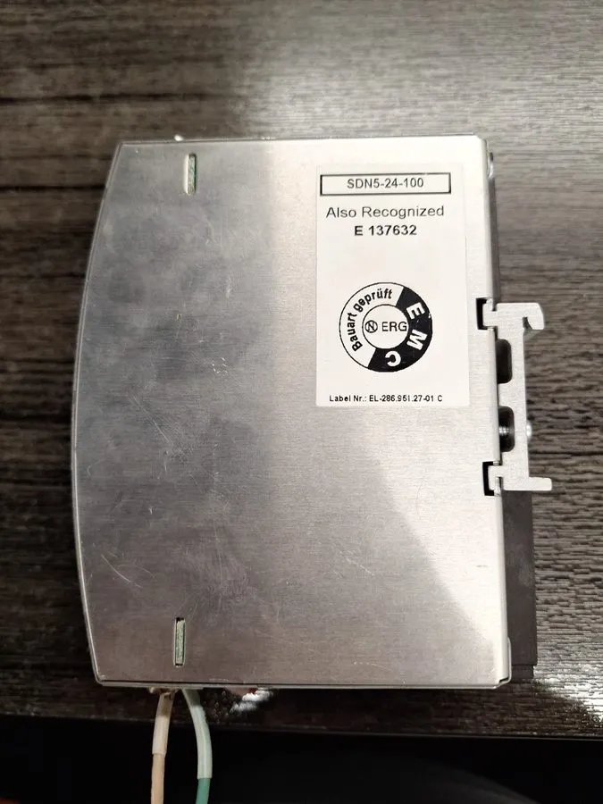 Блок питания Sola SDN5-24-100 Din Rail Power Supply, 115/230V Input, 24v DC 5A O — фото лота 1
