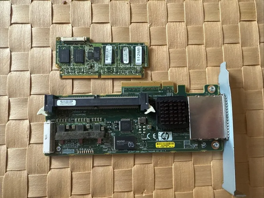 Контроллер HP Smart Array P411 HSTNM-B015 SAS RAID Controller Card 534562-B21 HP — фото лота 1