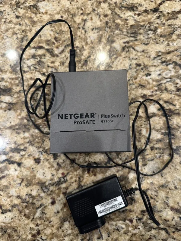 Коммутатор NETGEAR ProSafe Plus GS105Ev2 switch 5 ports unmanaged desktop