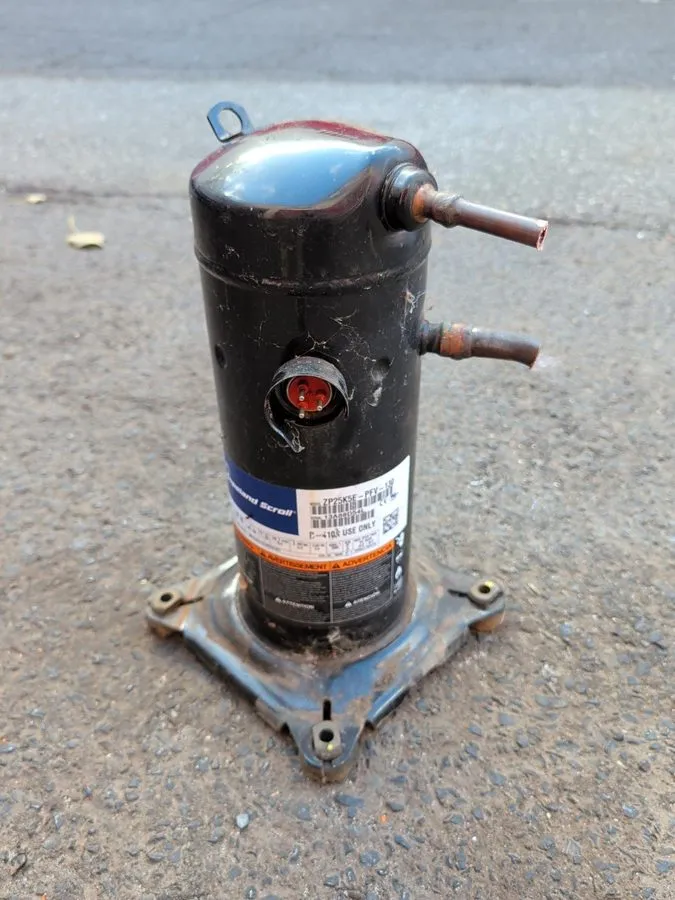 Компрессор Emerson Copeland scroll compressor ZP25K5E-PFV-130 230V 25,000 BTUH R — фото лота 1