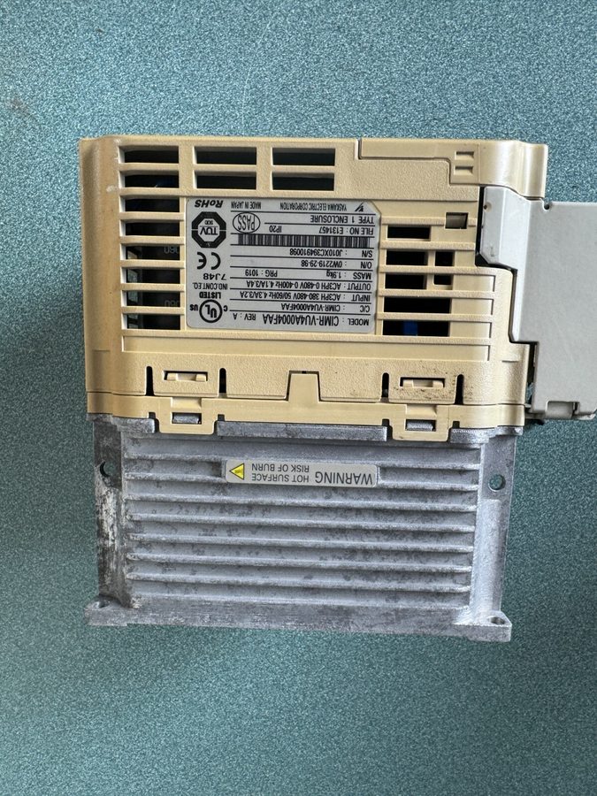 Частотный преобразователь Yaskawa V1000 VFD CIMR-VU4A0004FAA 480VAC 4.1A Inverte