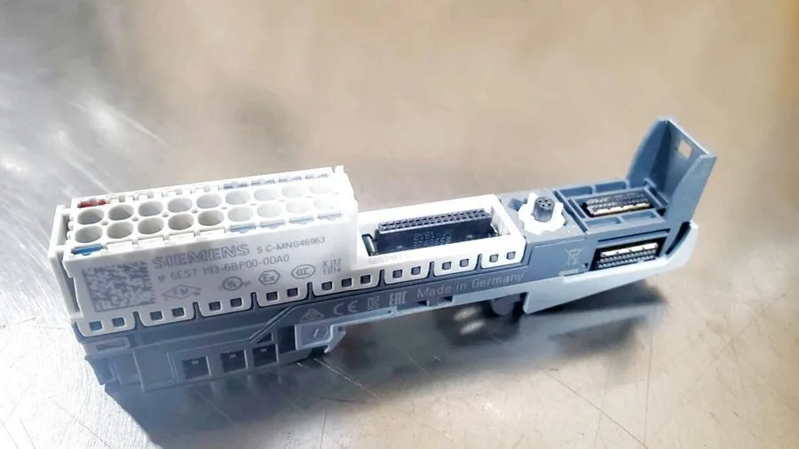 Модуль ввода-вывода SIEMENS 6ES7193-6BP00-0DA0. SIMATIC ET 200SP, Base Unit BU15