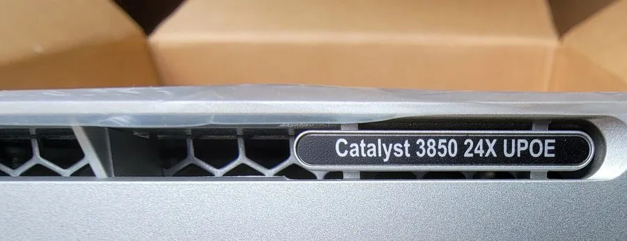 Коммутатор Cisco WS-C3850-24XU-L Catalyst 24 Port UPOE LAN BASE Switch w/ 1100W