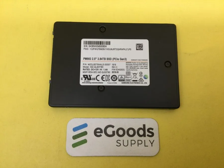 SSD-накопитель Samsung PM983 MZ-QLB3T80 3.84TB NVMe MLC Mixed Use PCIe 3.0 x4 U.